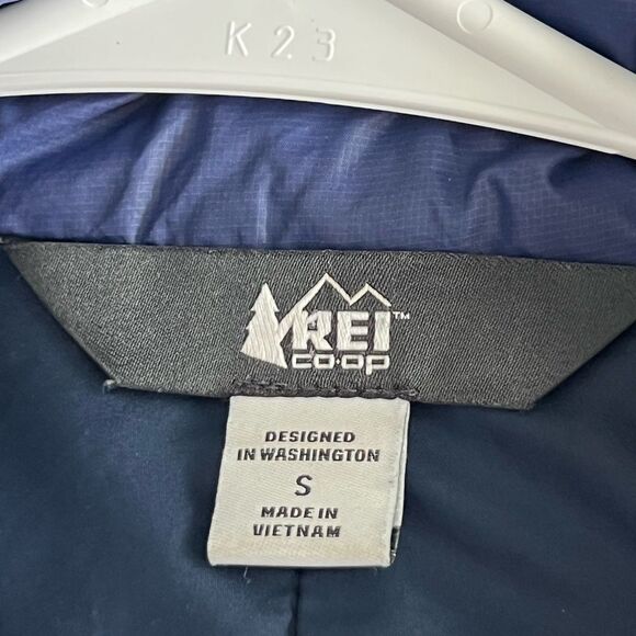 REI CO OP Woman’s lightweight Blue Packable Jacket Size Small - Picture 7 of 12